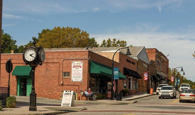 Building Photo - 113 N Franklin St