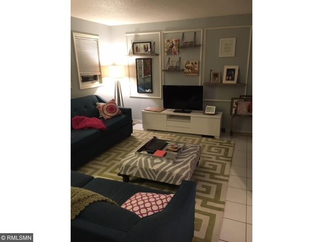 Interior Photo - 601 Monroe St NE