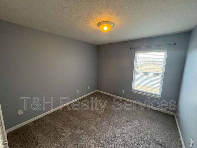 Building Photo - 13415 White Granite Dr