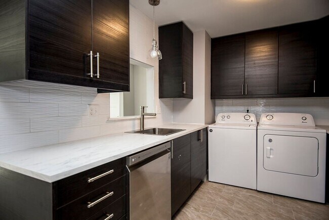 Building Photo - 2809 Stanford Rd