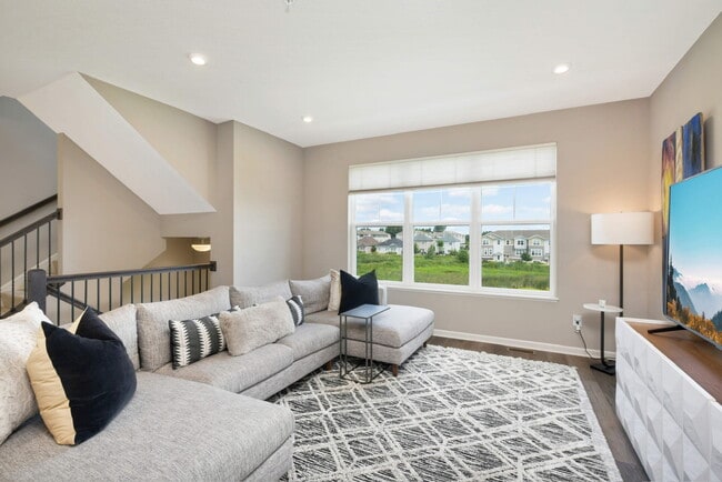 Building Photo - 848 Roselyn Dr