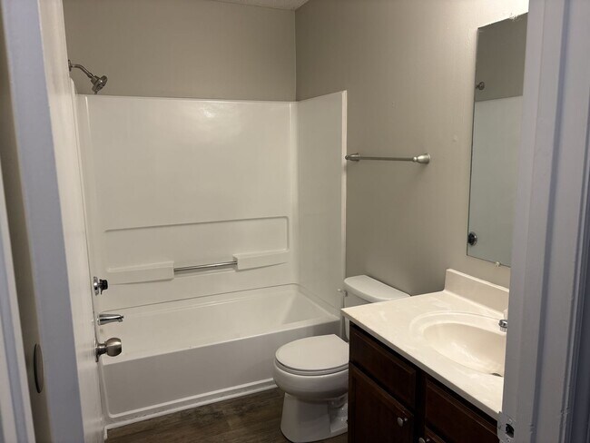 Building Photo - 2411 Hill St