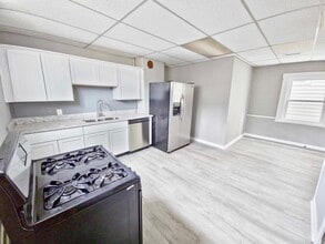 Building Photo - 1051 Barret Ave