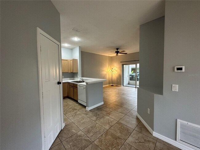 Building Photo - 14572 Laguna Beach Cir