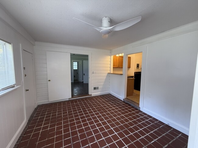 Building Photo - 1025 Druid Cir