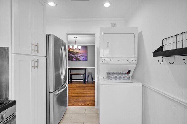 Building Photo - 5516 Chenevert St