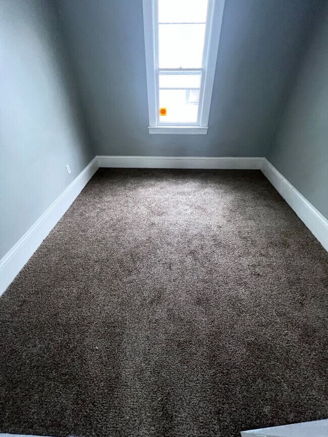 Building Photo - 3718 E 59th St