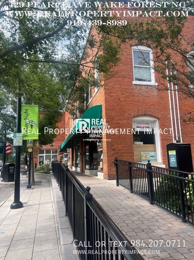 Building Photo - 429 Pearce Ave