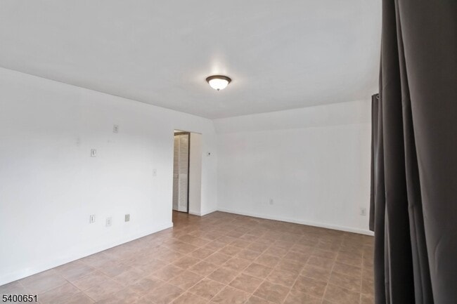 Building Photo - 342 Summer Ave