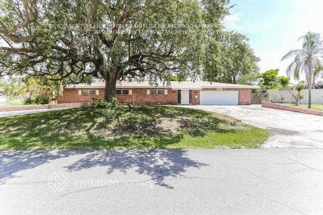 Building Photo - 650 NE 5th St