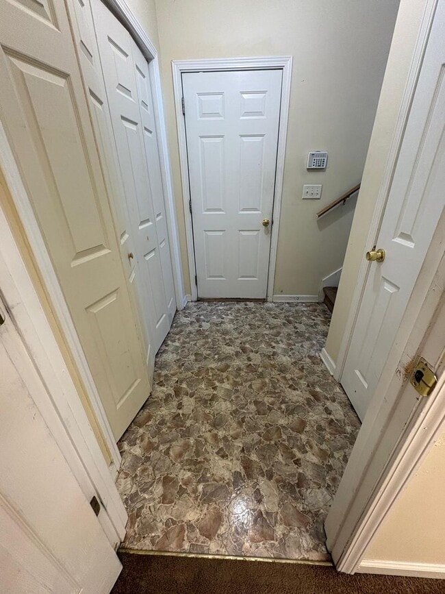 Building Photo - 886 Eagles Nest Cir