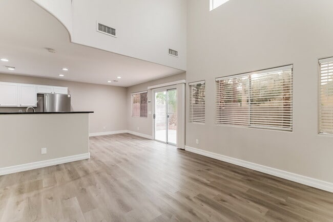 Building Photo - 10355 Missouri Meadows St