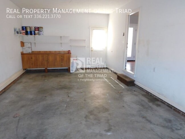 Building Photo - 13 Birchwood Ct