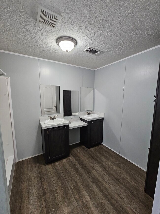 Building Photo - 2812 Edward Ave