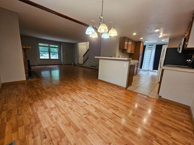 Building Photo - Aurora Highlands 3 Bed 2 1/2 Bath House w/...