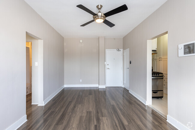 Interior Photo - Seven Lions Apartments