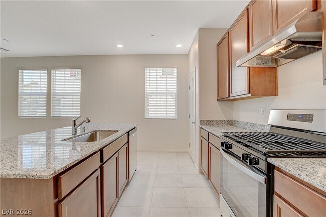 Building Photo - 2615 Esposende St