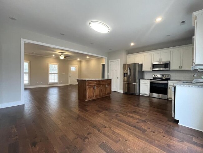 Building Photo - 122 Fargo Dr