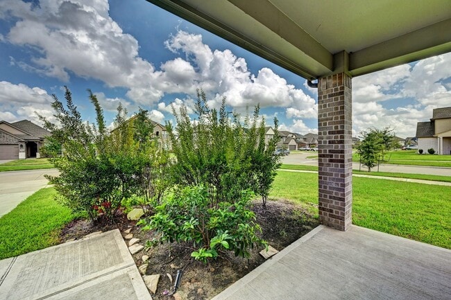Building Photo - 3303 Owl Hollow Dr