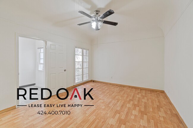 Building Photo - 400 S Kenmore Ave