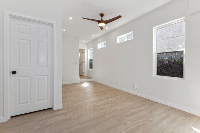 Building Photo - 4132 Oregon St