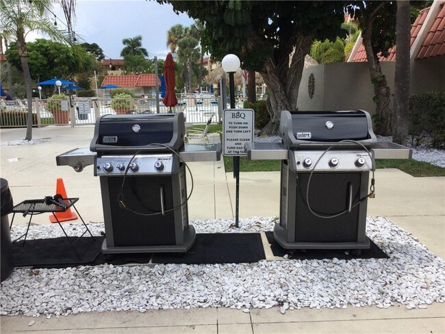 Building Photo - 777 S Federal Hwy