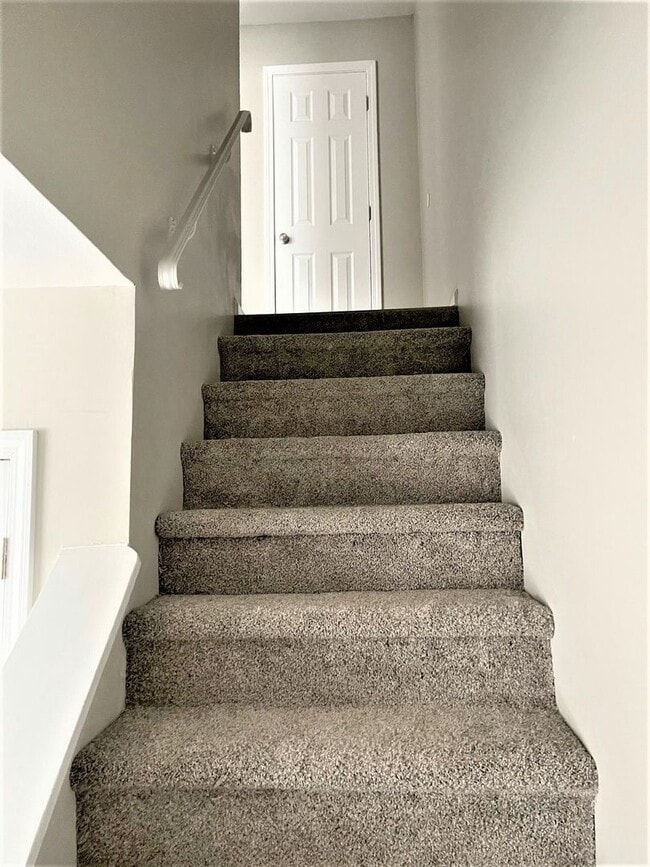 Building Photo - 107 Villa Dr