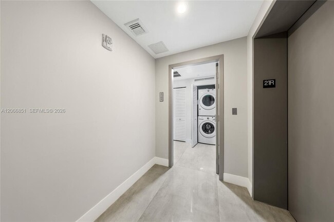 Building Photo - 488 NE 18th St