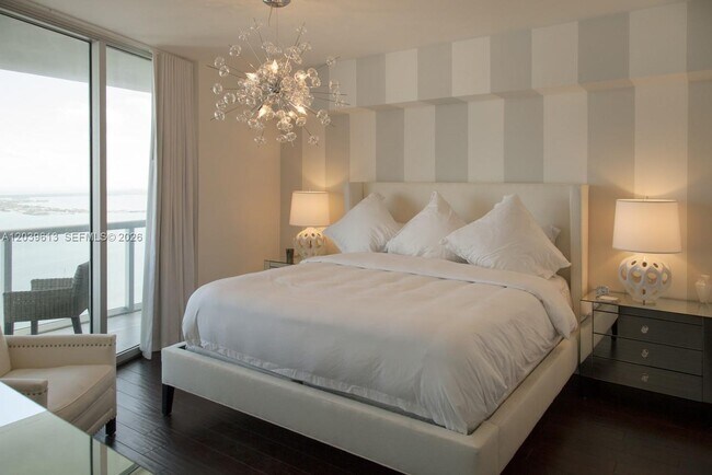Building Photo - 465 Brickell Ave