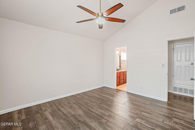 Building Photo - 6753 Parque Del Sol Dr