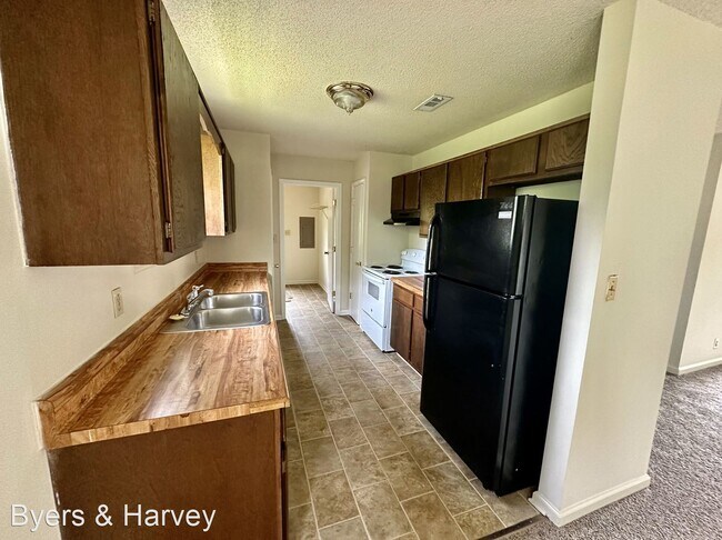 Building Photo - 3 br, 2 bath House - 1330 Courtney Drive