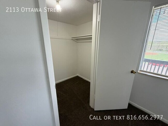 Building Photo - 2113 Ottawa St