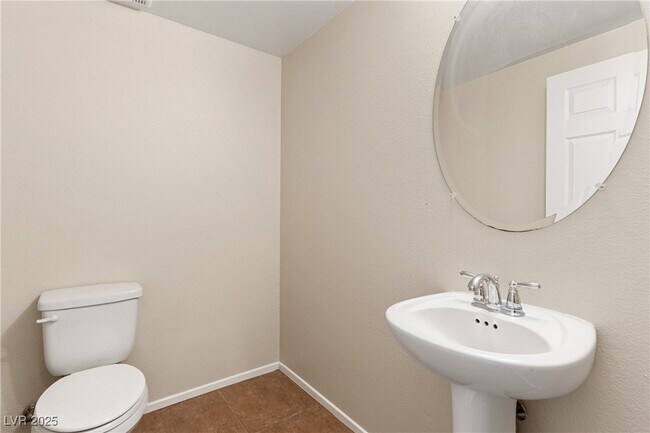 Building Photo - 5492 Mercury Springs Dr