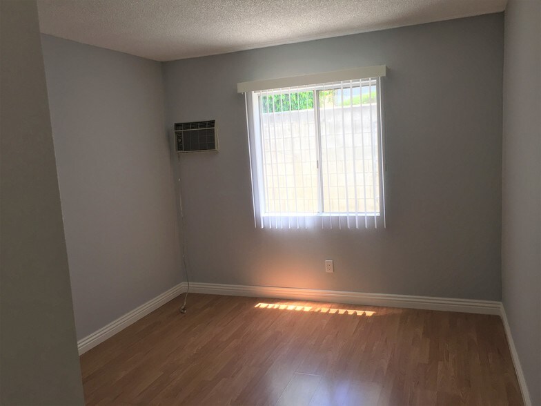 Bedroom No 1 - 546 Salem St