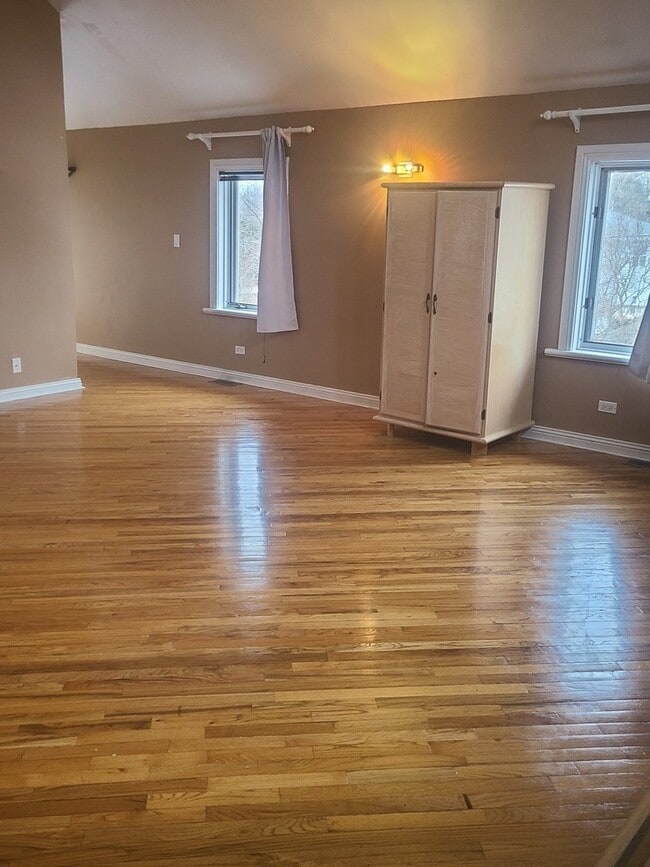 Building Photo - 630 Whitney Ave