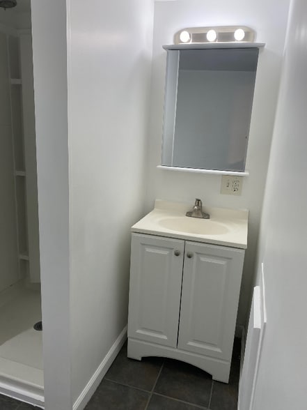 Building Photo - 111 Bridge St