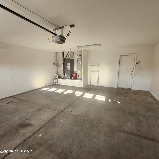 Building Photo - 9221 S Sweet Spring Rd