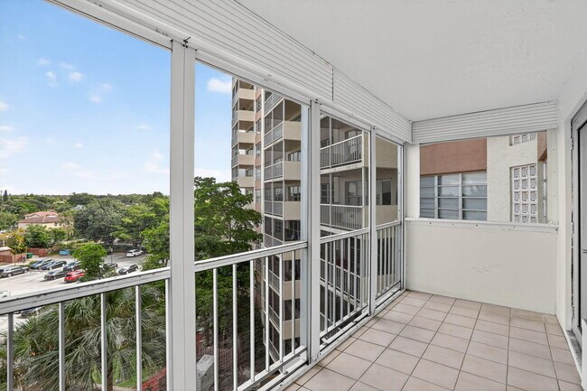 Building Photo - 10777 W Sample Rd