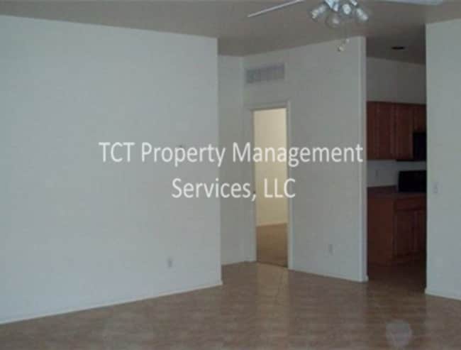 Building Photo - 3 bed/2 bath near Cardinal Stadium!