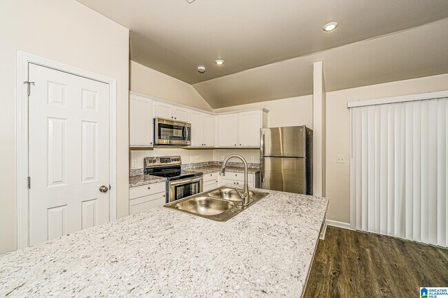 Building Photo - 148 Jonathan Dr