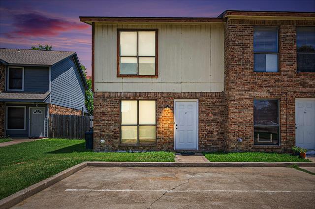 Building Photo - 805 Bluebonnet Dr