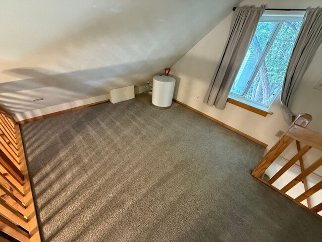 Building Photo - Cozy Guest House in Semi-Rural Location w/...
