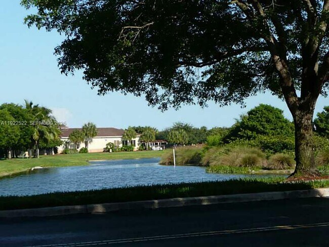 Building Photo - 2494 Centergate Dr