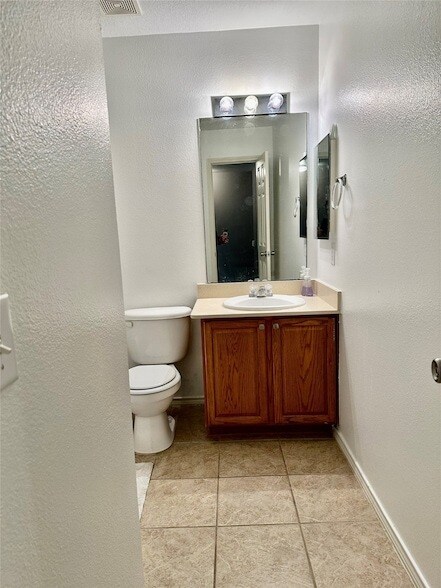 Building Photo - 29740 Sullivan Oaks Dr