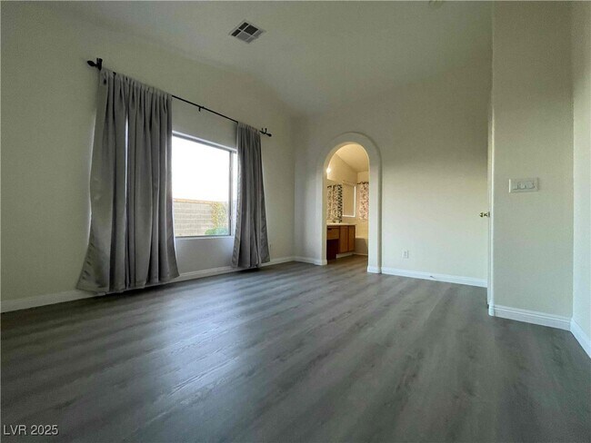 Building Photo - 9590 Bandera Creek Ave