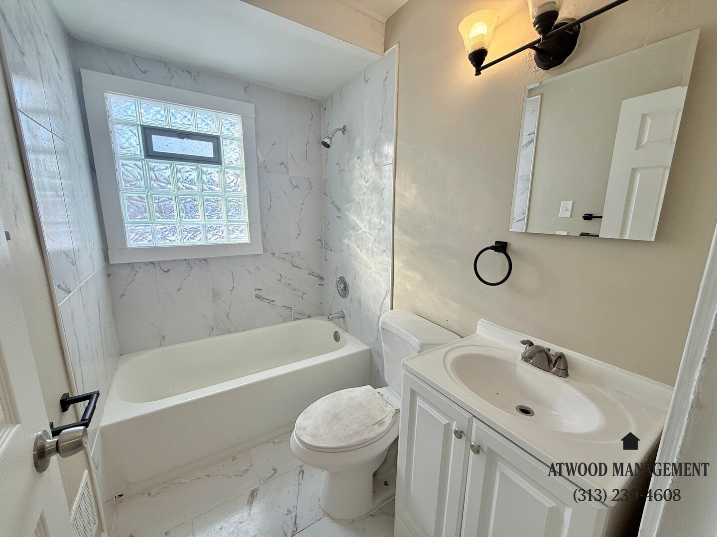 Building Photo - Fully Renovated 3-Bedroom Home – Move-In Ready for You!