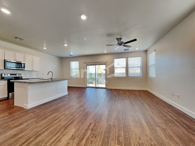 Building Photo - 1506 Garden Swing Ave