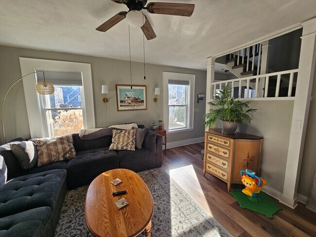 Building Photo - 32 Main St