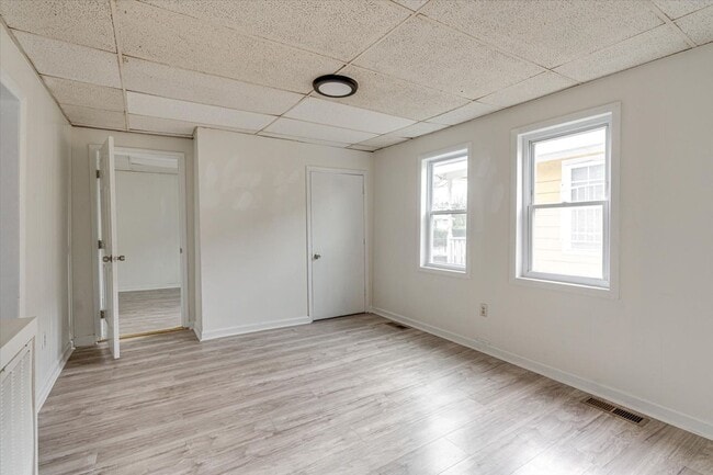 Building Photo - 555 Dodson Ave