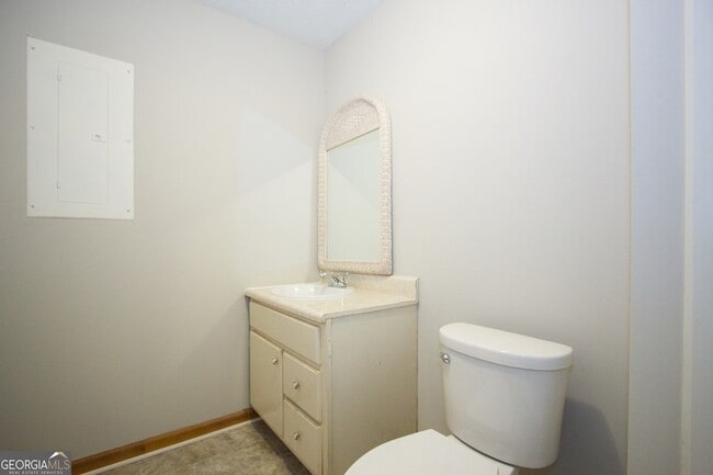 Building Photo - 2420 Green Rd